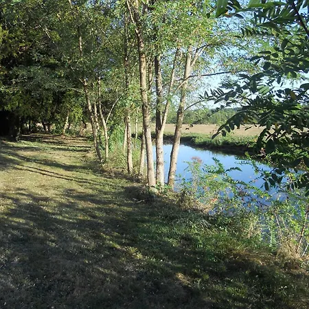 Domaine De Thauzac En Charente-limousine *